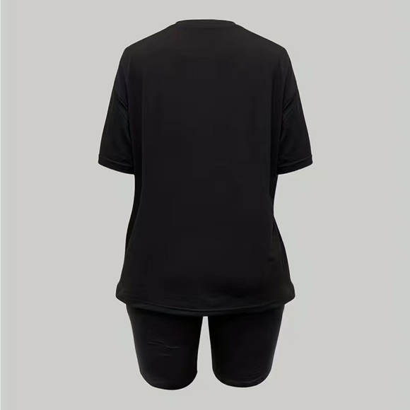 Two piece shorts at boutique💜🧡❤️ - Picture 5 of 9